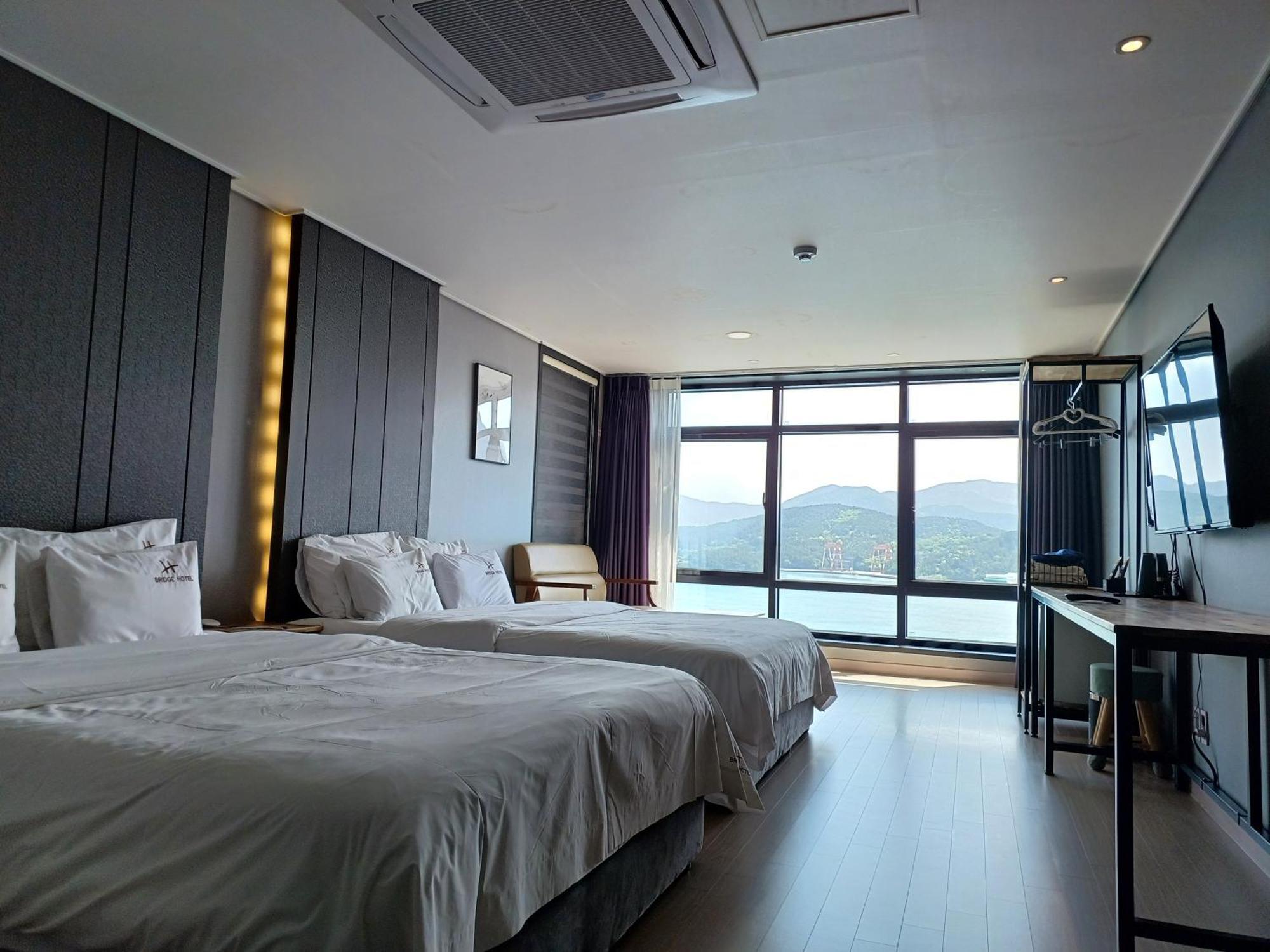 Tongyeong Bridge Hotel Exterior foto